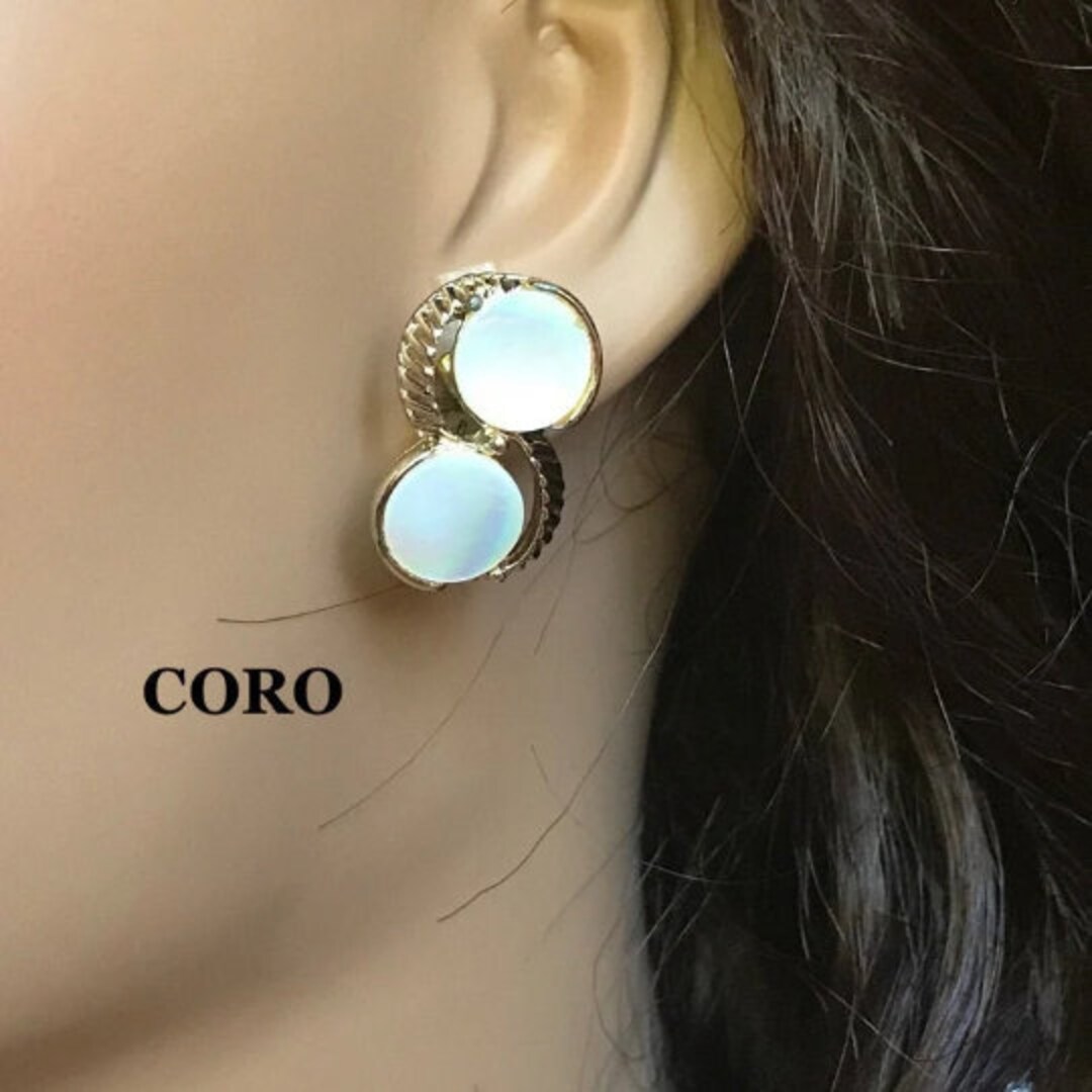 CORO Clip on Shell Earrings,scallop Shell Earrings, Mother of Pearl