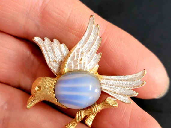 Small J.J. Blue Glass Jelly Belly Bird Brooch Pin… - image 7