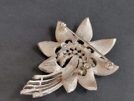 Trifari large flower crystal brooch pin ,large rh… - image 4
