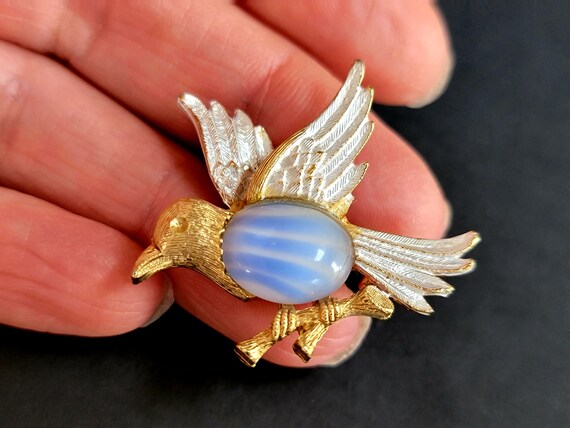Small J.J. Blue Glass Jelly Belly Bird Brooch Pin… - image 10