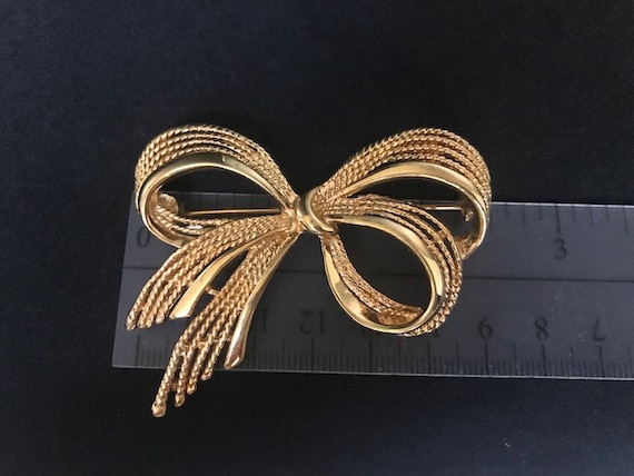 Napier gold tone brooch ribbons, Gold Ribbon Bow … - image 2
