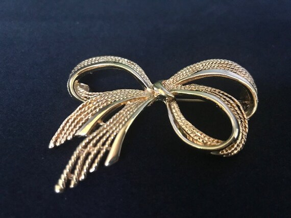 Napier gold tone brooch ribbons, Gold Ribbon Bow … - image 6