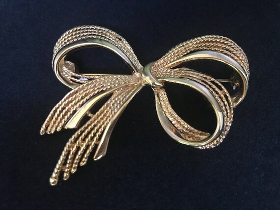 Napier gold tone brooch ribbons, Gold Ribbon Bow … - image 1