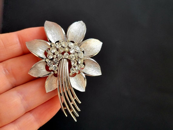 Trifari large flower crystal brooch pin ,large rh… - image 1