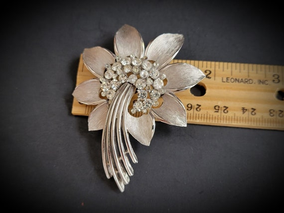 Trifari large flower crystal brooch pin ,large rh… - image 5