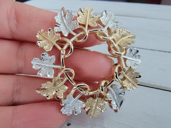 1950s Sarah Coventry gold and silver leaf brooch,… - image 4