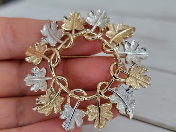 1950s Sarah Coventry gold and silver leaf brooch,… - image 1