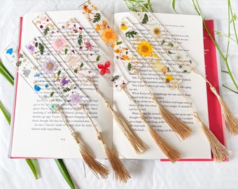 Pressed flower bookmark | resin | gift | beautiful | gold leaf | book lovers | floral