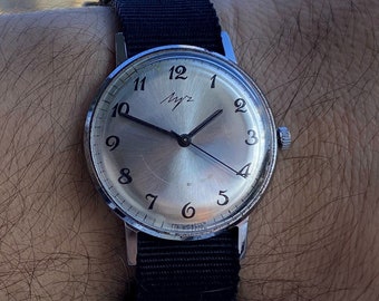 Vintage horloge gemaakt door de USSR "Luch" model "ultradunne" "Луч" gemaakt in de jaren 1960