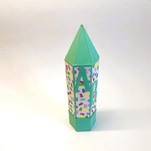 Geschenkverpackung / Geschenkbox aus Karton in besonderer Form als Buntstift zum Schulanfang, edel und handgemacht (6,2 x 22 cm)
