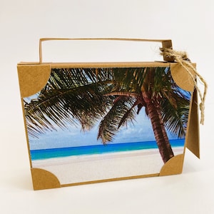 Koffer, Reisekoffer aus Papier und Karton als Geschenkverpackung für ein Geldgeschenk zum Urlaub oder für einen Reisegutschein (15x11x3,5cm)