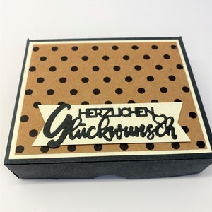 Geburtstagskuchenbausatz (12x10x3 cm), Bausatz für ein kleines Geburtstagsgeschenk aus Tonkarton, handgemacht aus hochwertigen Materialien