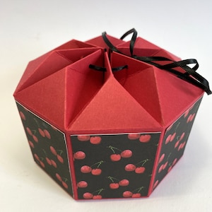 verschließbare Sternenbox, Sternenschachtel aus Karton, große Verpackung für ein Geschenk, edel und handgemacht aus hochwertigen Materialien