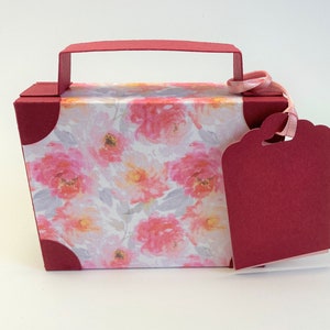 Koffer, Reisekoffer aus Papier und Karton als Geschenkverpackung für ein Geldgeschenk zum Urlaub oder für einen Reisegutschein (12x9x3,5cm)