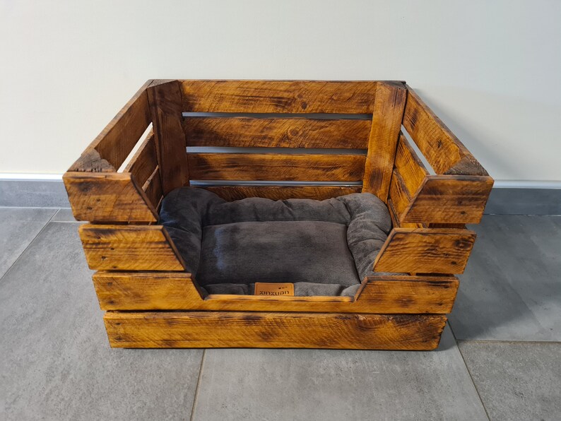 Hundebett Katzenbett Tierbett aus Holz 50 x 40 x 30cm Rustikal Katze Hund Körbchen Holzkiste Obstkiste Schlafplatz Hundekorb Katzenkorb Bild 1