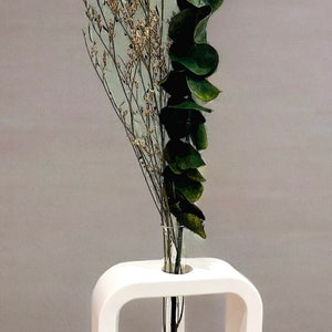 Vase mit Reagenzglas im skandinavischem Stil aus Keraflott Handgegossen Bild 2