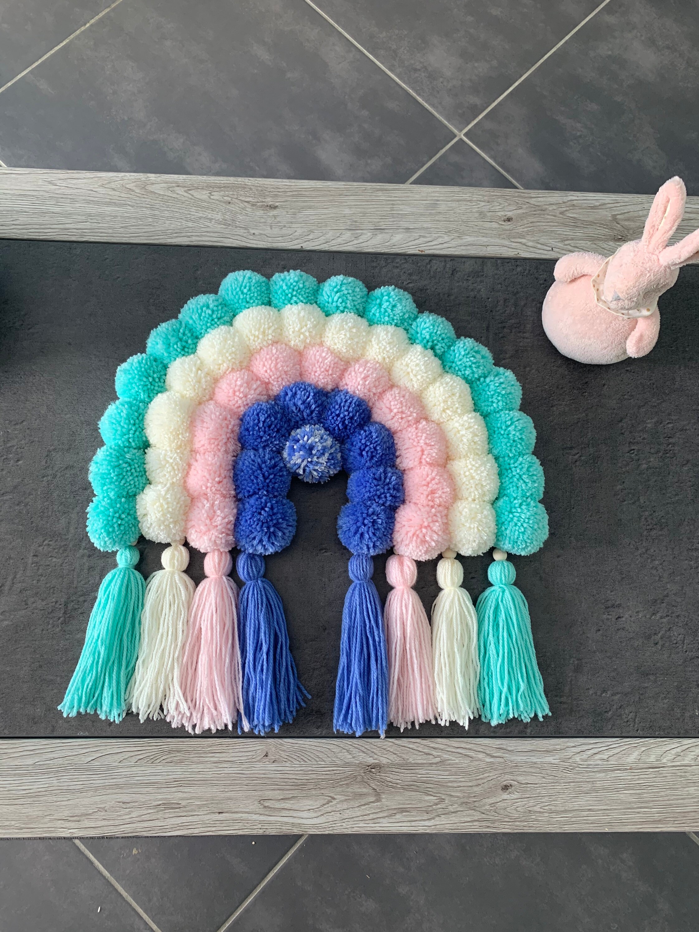 Arc-En-Ciel Pompons