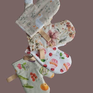Hand-Sewn Floral Cotton Oven Mitt - Montessori Kitchen Gift