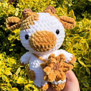 Crochet cow, Sunflower cow plushie, cow plush with sunflower bag, crochet cow plush