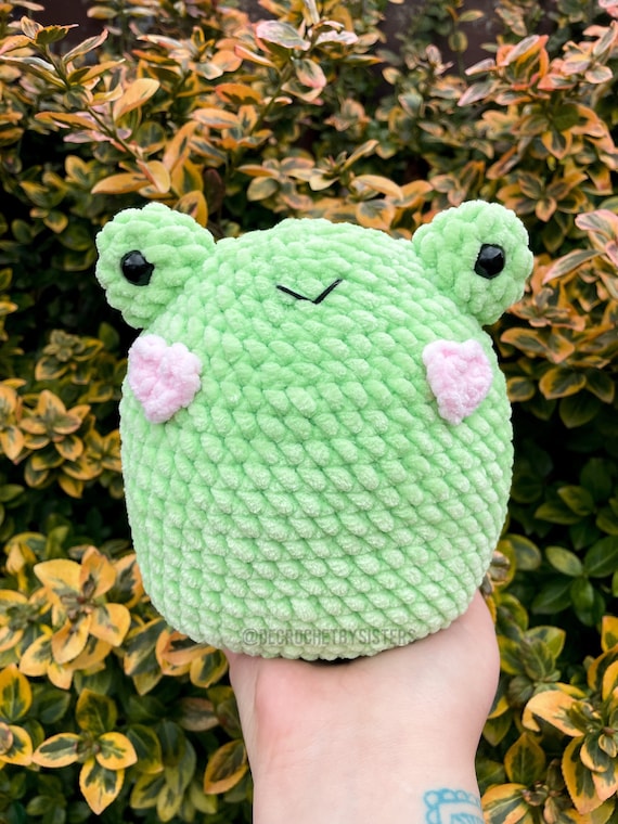 Crochet Frog, Green Frog Plushie, Frog Plushie, Crochet Frog Plush 
