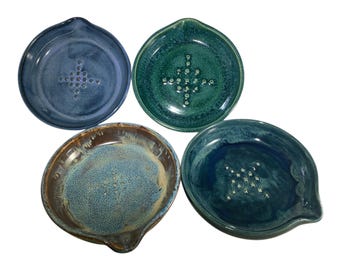 Garlic or Ginger Grater ceramic dish, Pouring lip - Various Colors - Hand Thrown