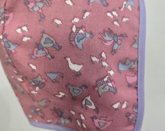 女の子用ハンドメイドボンネット、ニワトリ柄、ヴィンテージコットンボンネット、0～3ヶ月