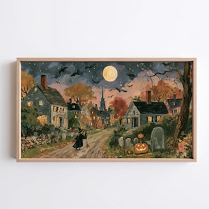 Può includere: Un dipinto orizzontale incorniciato che raffigura una scena notturna di un villaggio sotto la luna piena. Una figura con mantello e cappello neri cammina lungo un sentiero vicino a case, alberi e lapidi. Una zucca arancione luminosa si trova in primo piano.