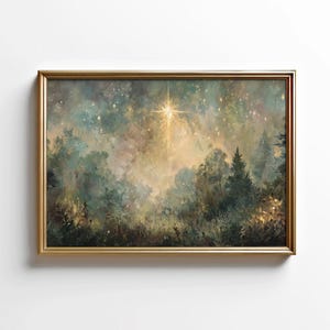 Op de afbeelding: Een ingelijst landschapsschilderij met een goudkleurige lijst. Het kunstwerk toont een heldere ster die schijnt in een nachthemel boven een bos. Het kleurenpalet omvat tinten groen, blauw en goud.