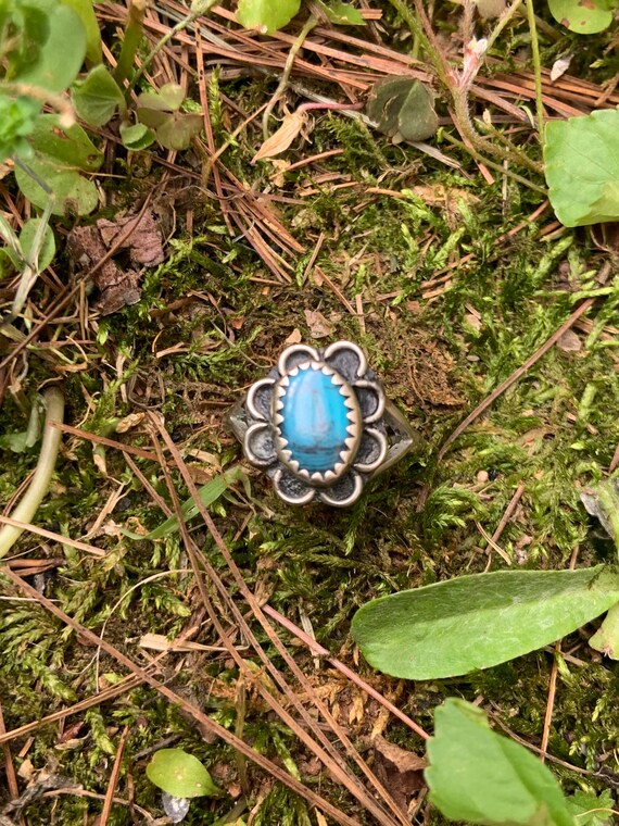 Turquoise and Silver Native American Flower Ring - image 7