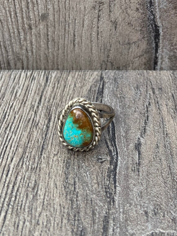 Turquoise and Silver Native American Ring - image 2