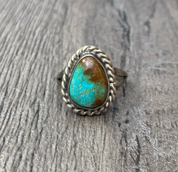 Turquoise and Silver Native American Ring - image 1