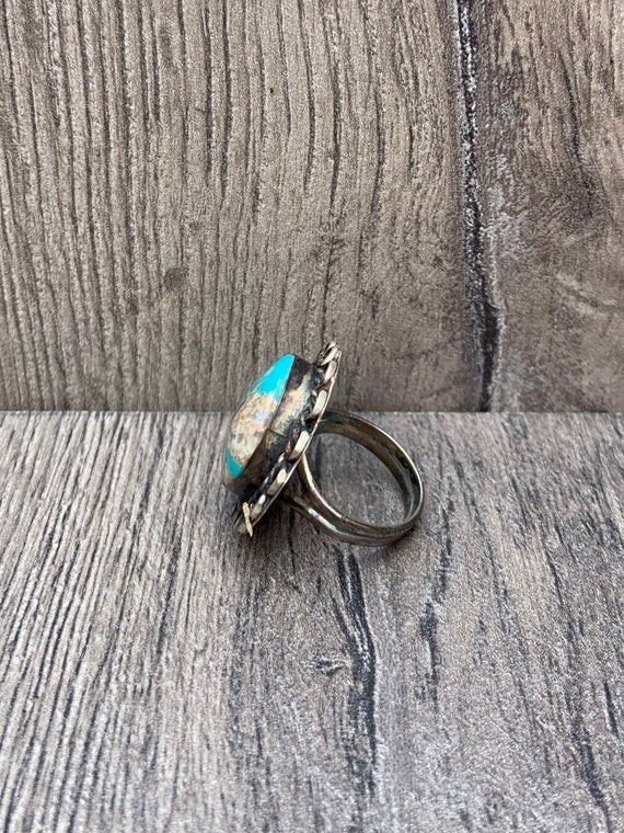 Native American Turquoise And Silver Circle Ring - image 3