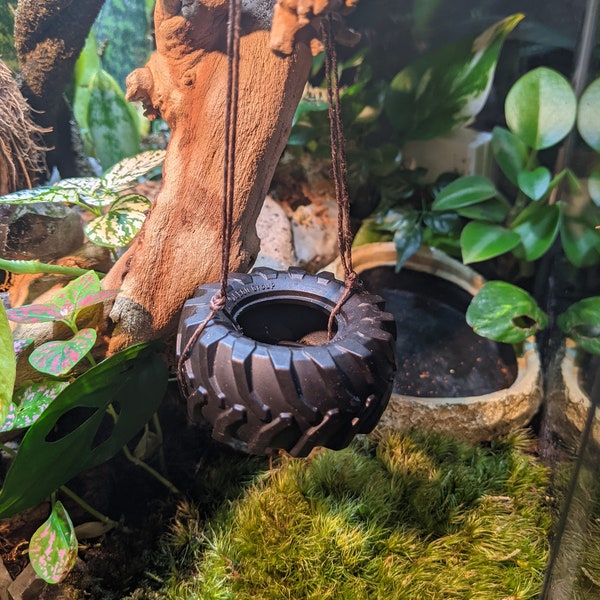 Reptile/Terrarium Tire Swing © (Horizontal)