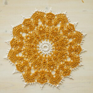 Crochet doily, Miko, 37 cm