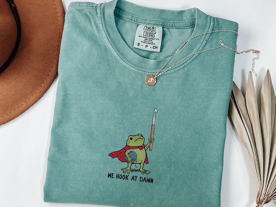 Funny Crochet Frog Shirt, Crocheter Gift Tee, Yarn Lover T-shirt, Craft Humor Apparel, Crochet Lover Gift, Crochet Life, Medieval Toad