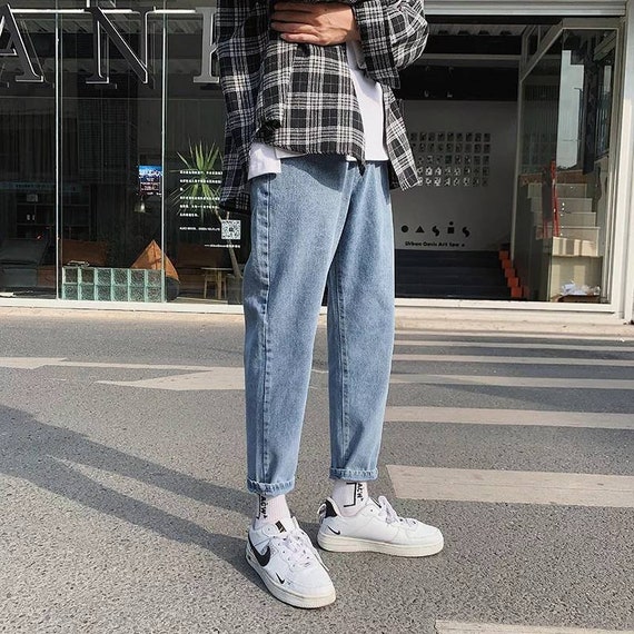 Levis Crop Tapered Fit Jeans