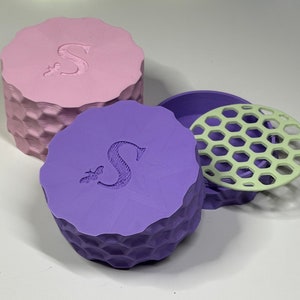 BeeFresh Essentials Seifen-Reisebehälter mit individuellem Monogramm