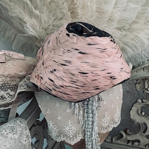Feather hat antique shabby France boudoir brocante
