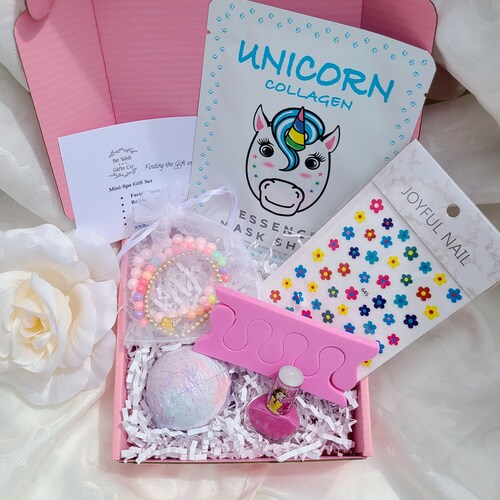 Kit de mini spa para niños: mascarilla facial de unicornio, decoración de uñas, pulsera de cuentas