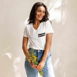 OASIS Style Women’s relaxed v-neck t-shirt - Gift For Her