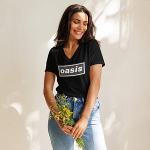 OASIS STYLE Women’s relaxed v-neck t-shirt