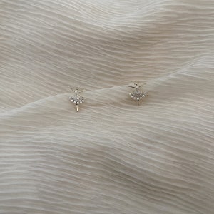 Korean Style Super Shining Earring with A Dancing Girl