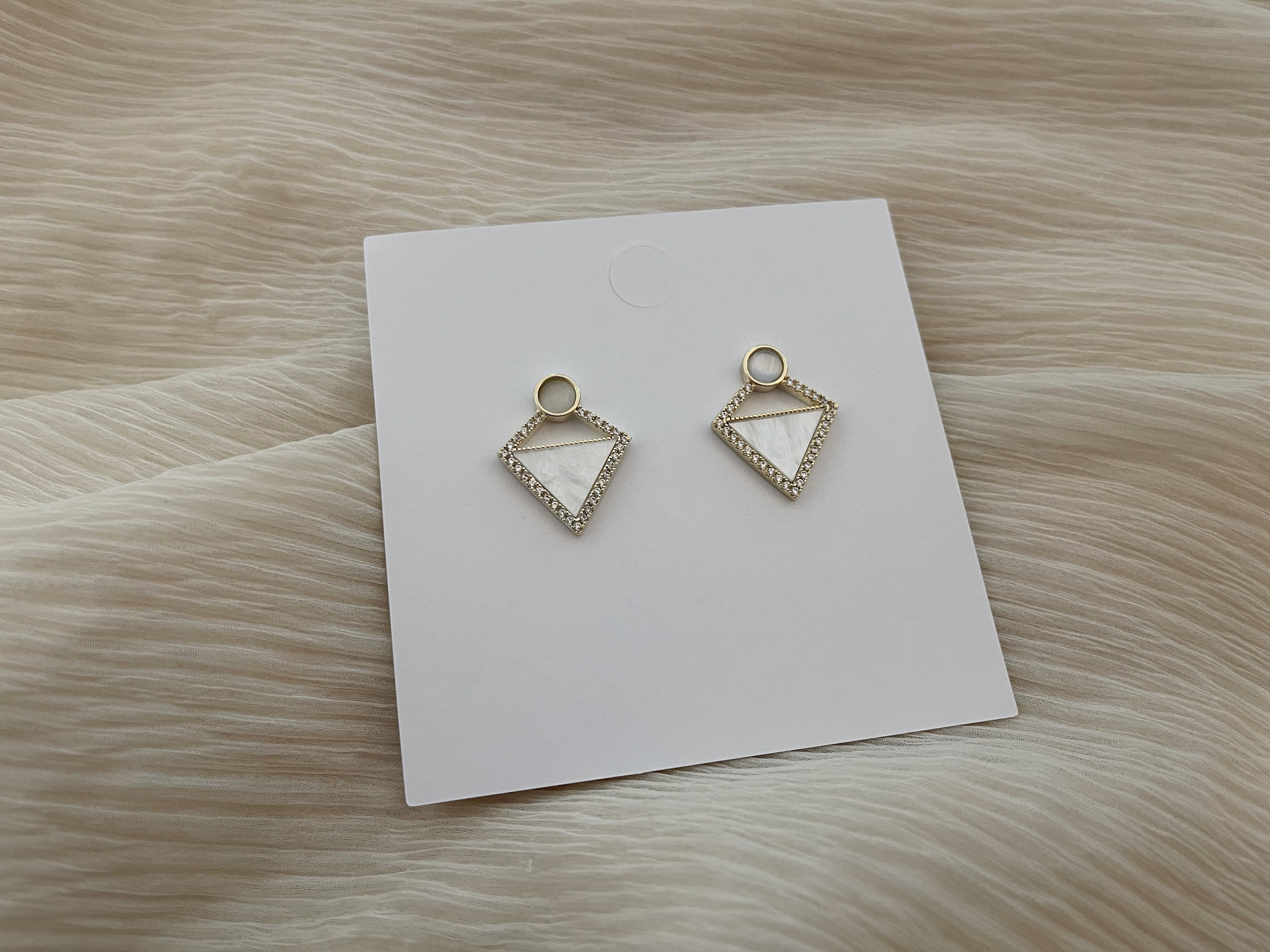 【studioHAE】韓国 シンプル◆Bowl earring オーダーメイド Korean Style Shining Diamond Earring - Etsy