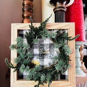 Bee Wreath Sign