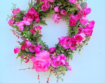 Corona floral rosa brillante para primavera / Corona hecha a mano para la puerta principal / Decoración de jardín de verano