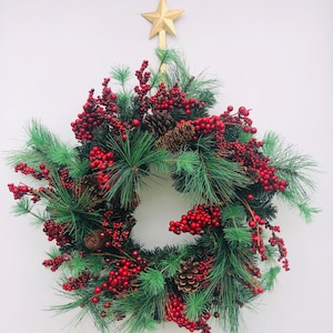 Beautiful Red Berry Wire Wreath