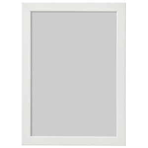 Peut inclure: Un cadre photo blanc au design simple et &eacute;pur&eacute;. Le cadre est en bois et a une finition lisse et mate.