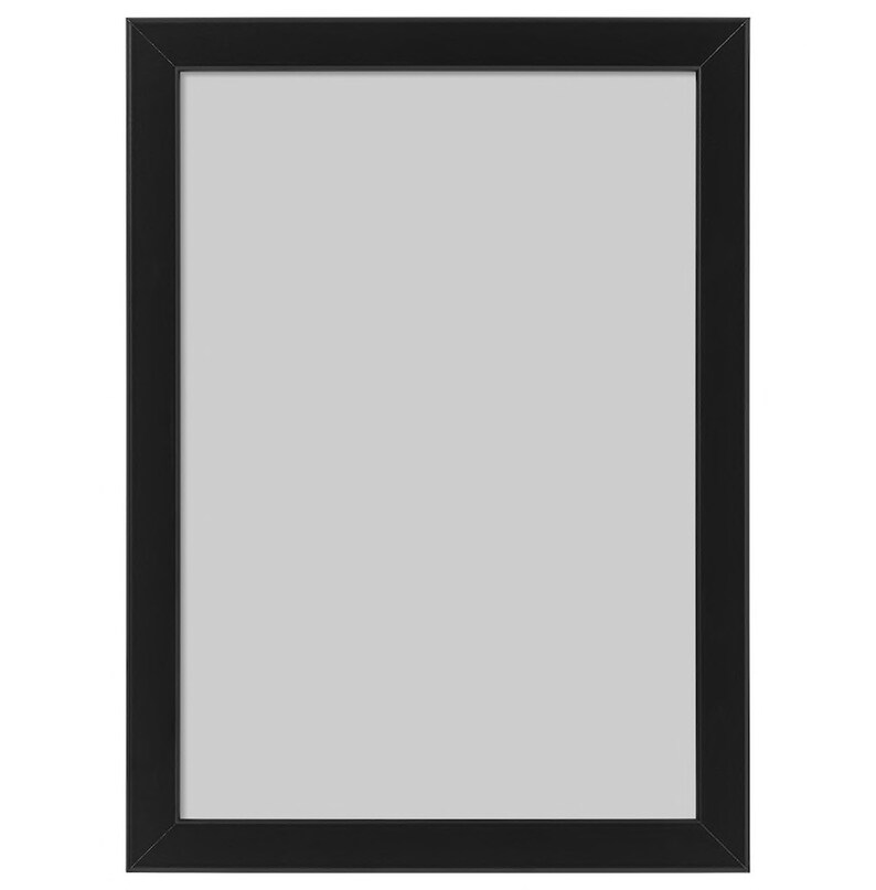 Peut inclure: Un cadre photo noir au design simple et &eacute;pur&eacute;. Le cadre est en bois et a une finition mate.