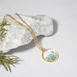 Beautiful Queen&#39;s Lace Dried Flower Necklace | Minimalistic Botanical Necklace | Gift For Her | Birthday Gift | Bridesmaid Jewelry