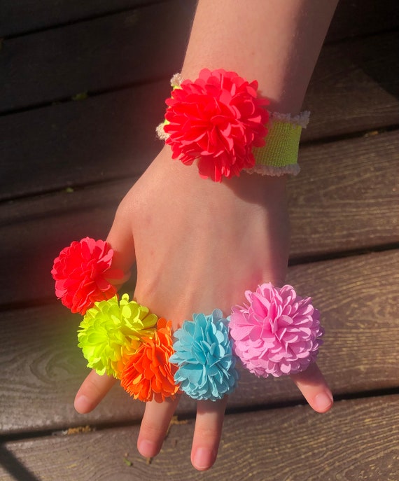 Pom Pom Keychain Silicone Key Ring Keychain Bracelet for Women car keys  Keychain Wristlet Leather Tassel - Walmart.ca